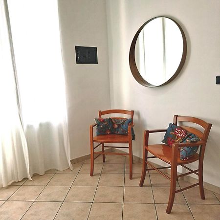 La Terrazza Apartment,A 50 Mt Dal Mare วาราซเซ ภายนอก รูปภาพ